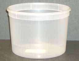 64 Oz Plastic Tubs with Lids (5)